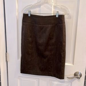 Anne Klein stretch brown pencil skirt 21 1/2 inches long.